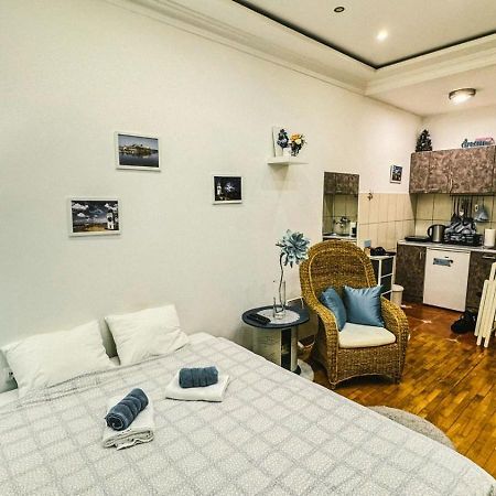 Fedra Apartman Újvidék Szoba fotó