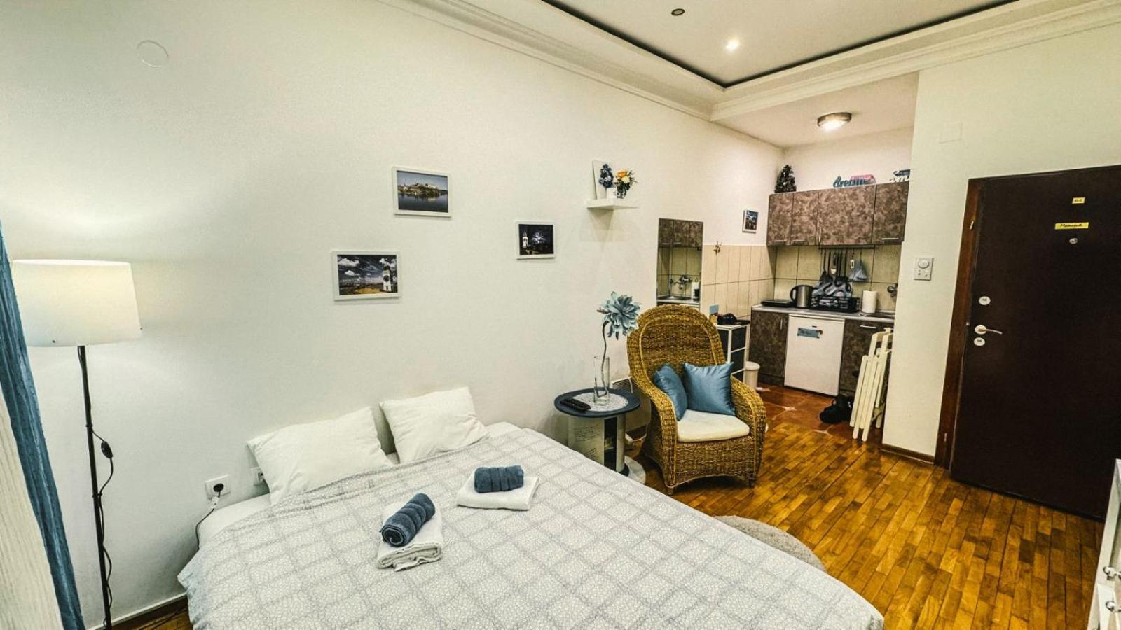 Fedra Apartman Újvidék Szoba fotó